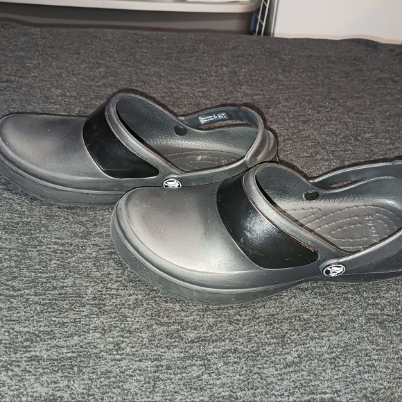 Ladies Crocs - Picture 3 of 6